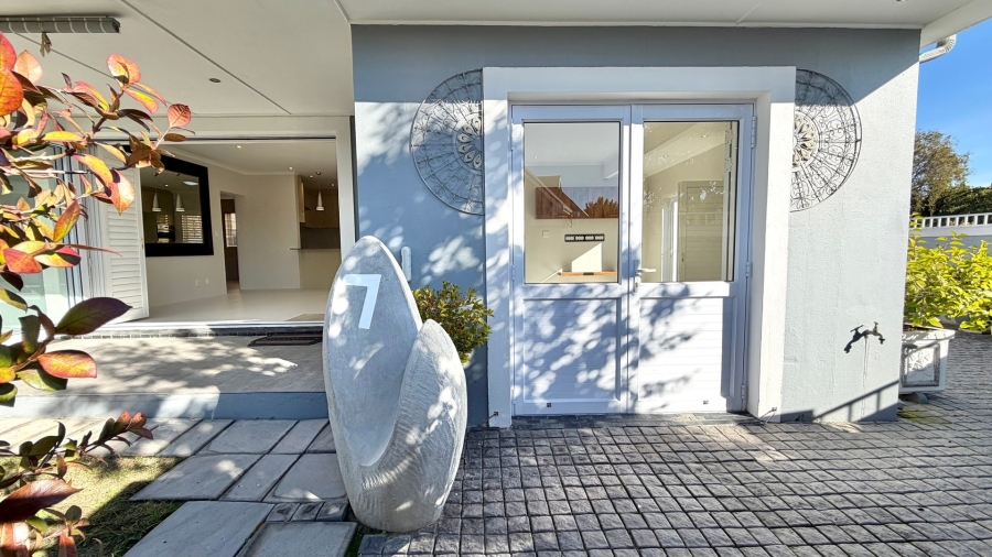 2 Bedroom Property for Sale in Paradyskloof Western Cape